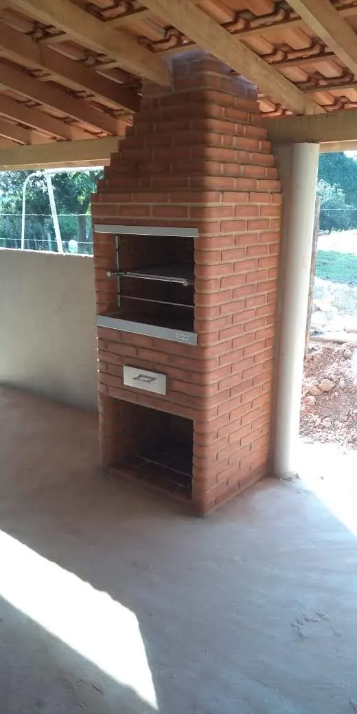 Churrasqueira de tijolo em área gourmet — Cesar Grill